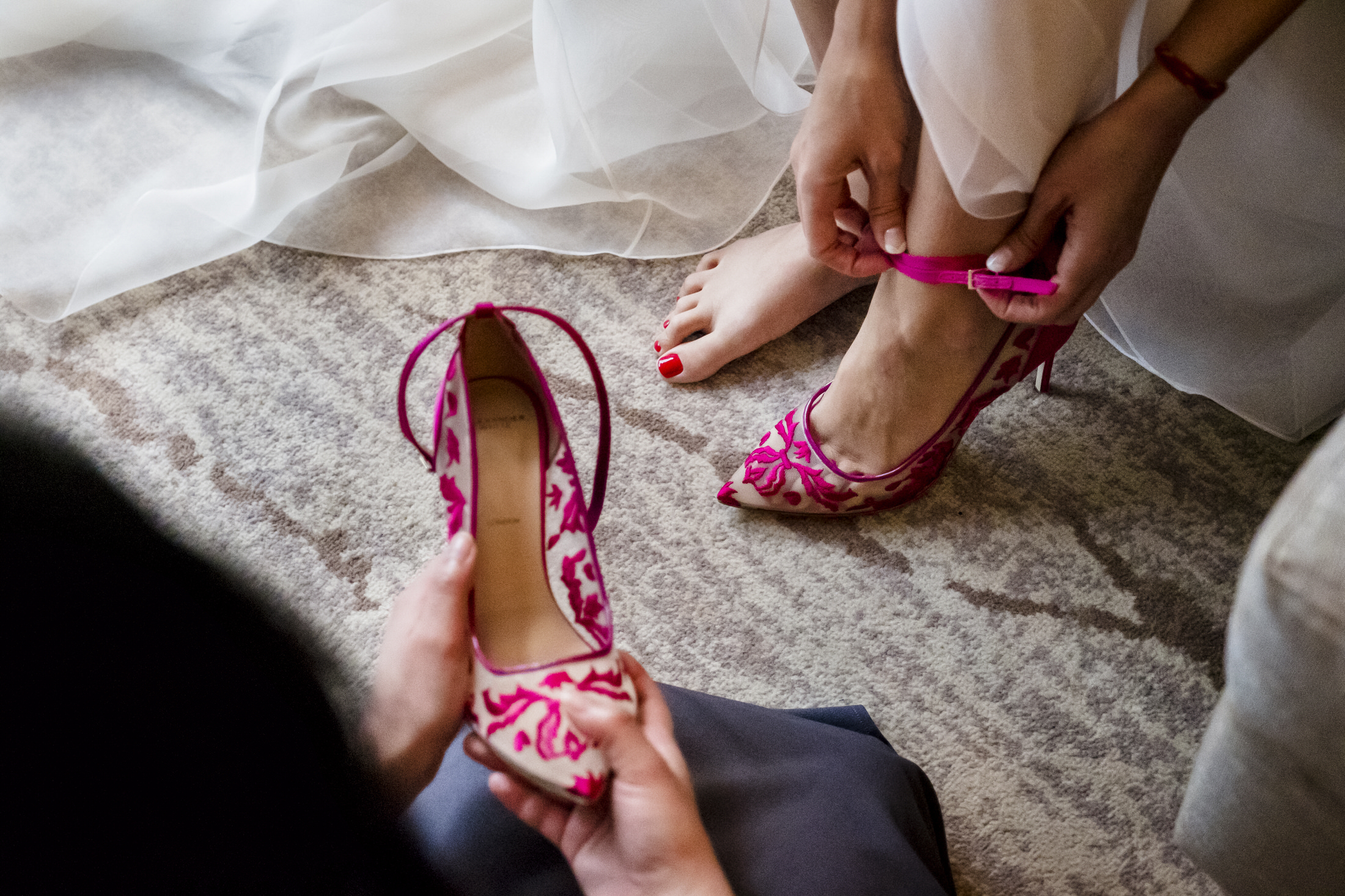 bride wedding shoes